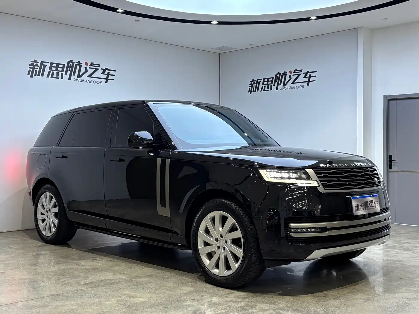Land Rover Range Rover 2025 2025 3.0 L6 400PS Flourishing Era Extended Wheelbase 7-Seater