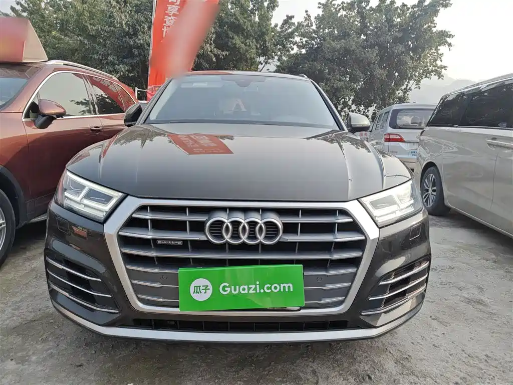 Audi Q5L 2020 Facelift 40 TFSI Honor Fashion фото 3