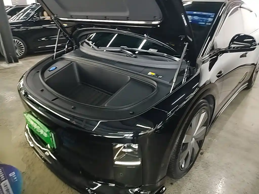 Li Auto i6 2026 2025 4WD Base Model
