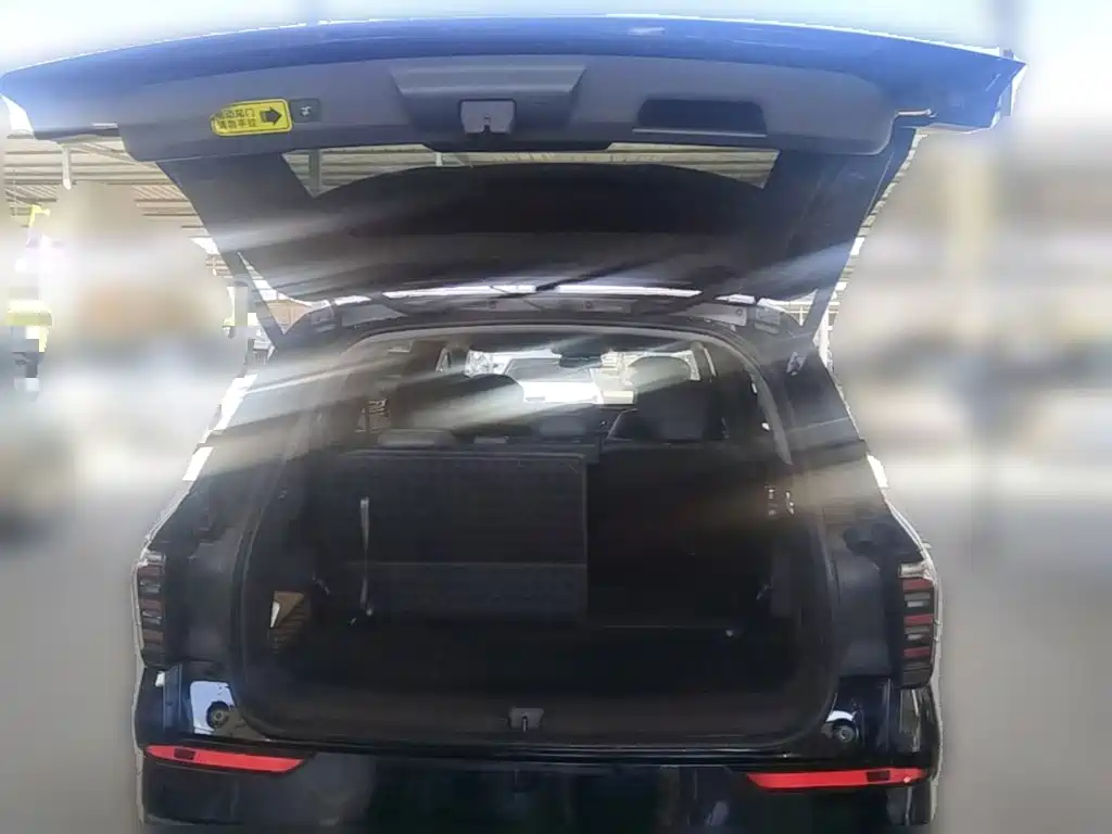 Фото 24 - Ford Edge