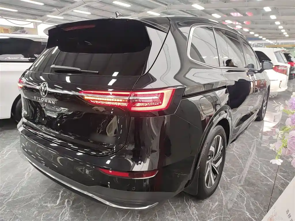 Volkswagen Viloran 2022 380TSI Premium Edition фото 23