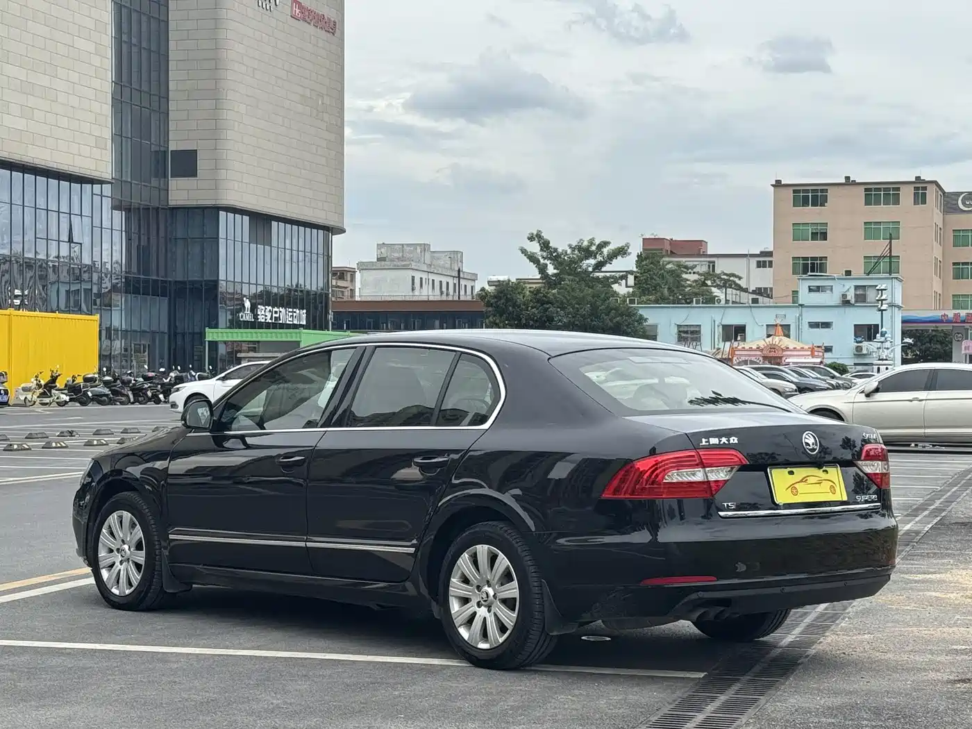 Škoda Superb 2013 1.4TSI DSG Gentleman Edition фото 8
