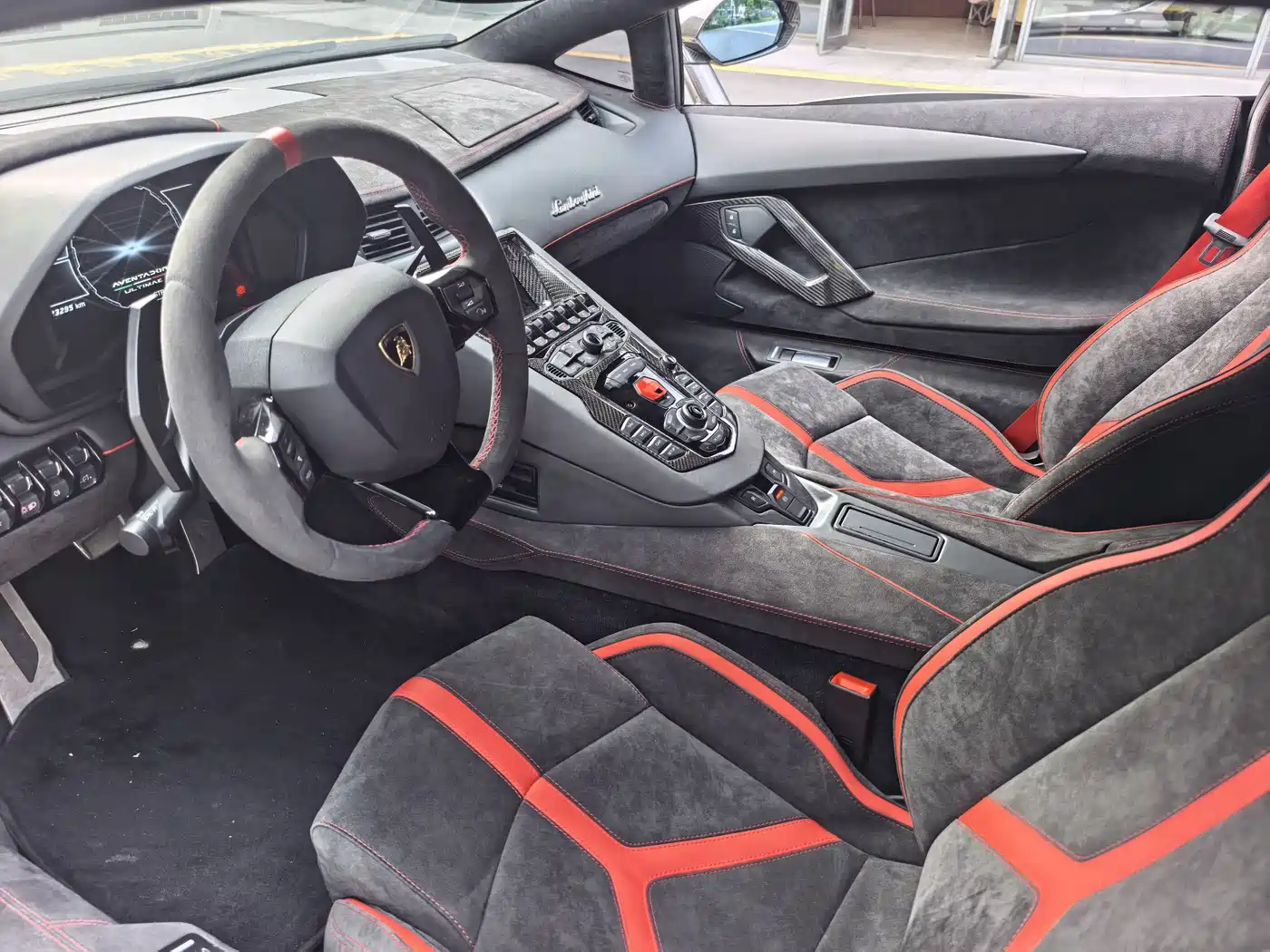 Lamborghini Aventador 2013 2011 LP 700-4
