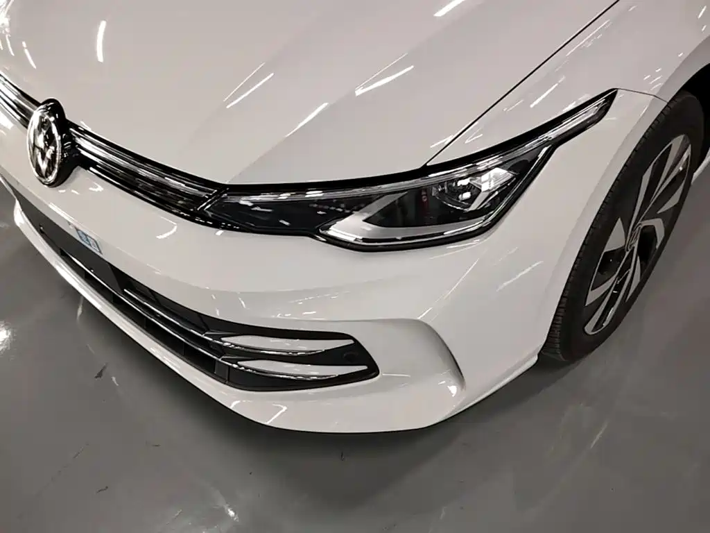 Volkswagen Golf 2026 2026 300TSI Pro