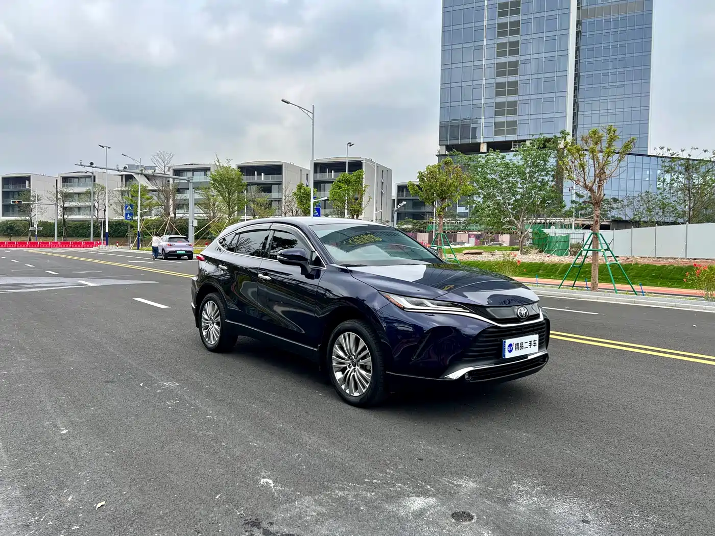 Toyota Lingfang HARRIER 2022 2.0L CVT 2WD Premium Edition фото 3