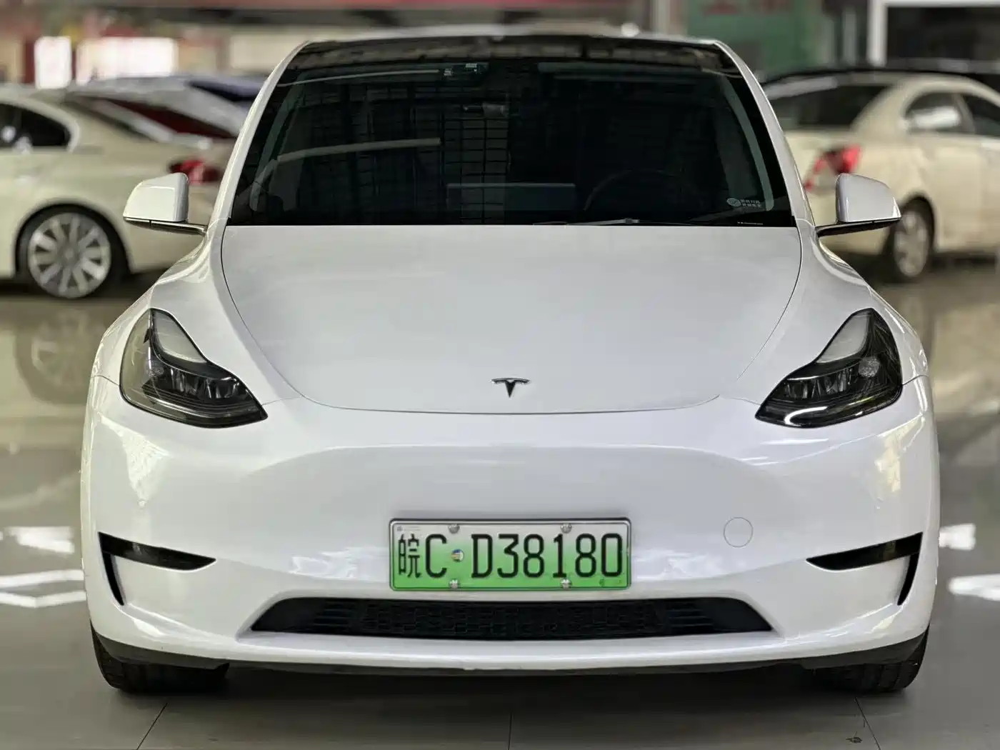 TESLA MODEL Y
