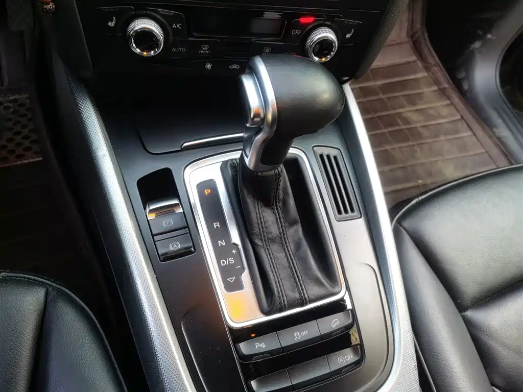 Audi Q5 2015 40 TFSI Technology фото 7