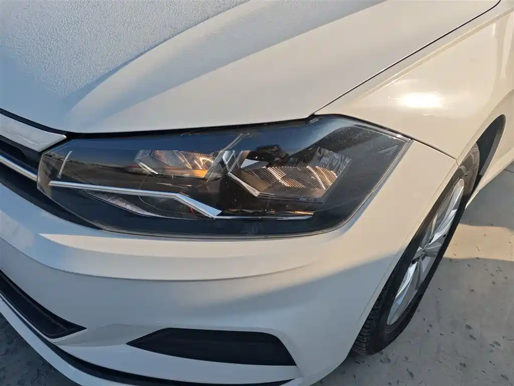 Volkswagen Polo 2019 Plus 1.5L Automatic Colorful Tech Edition фото 24