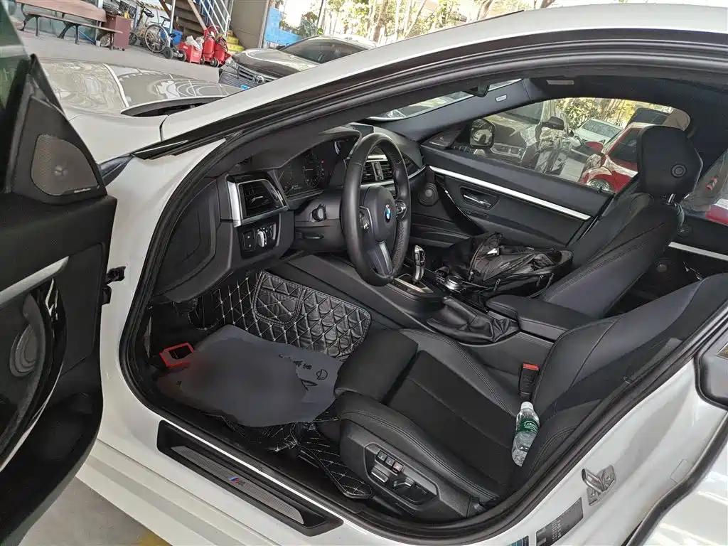 BMW 3 Series GT 2019 320i M Sport Package фото 11