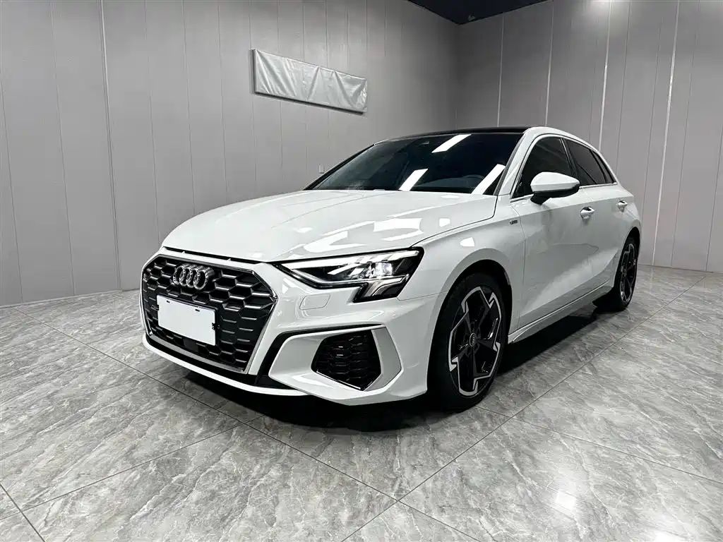 Audi A3 2023 Facelift Sportback 35 TFSI Luxury Sport