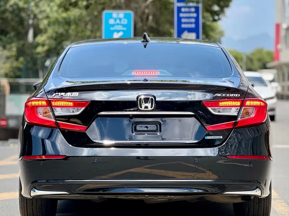 Photo 5 - Honda Accord