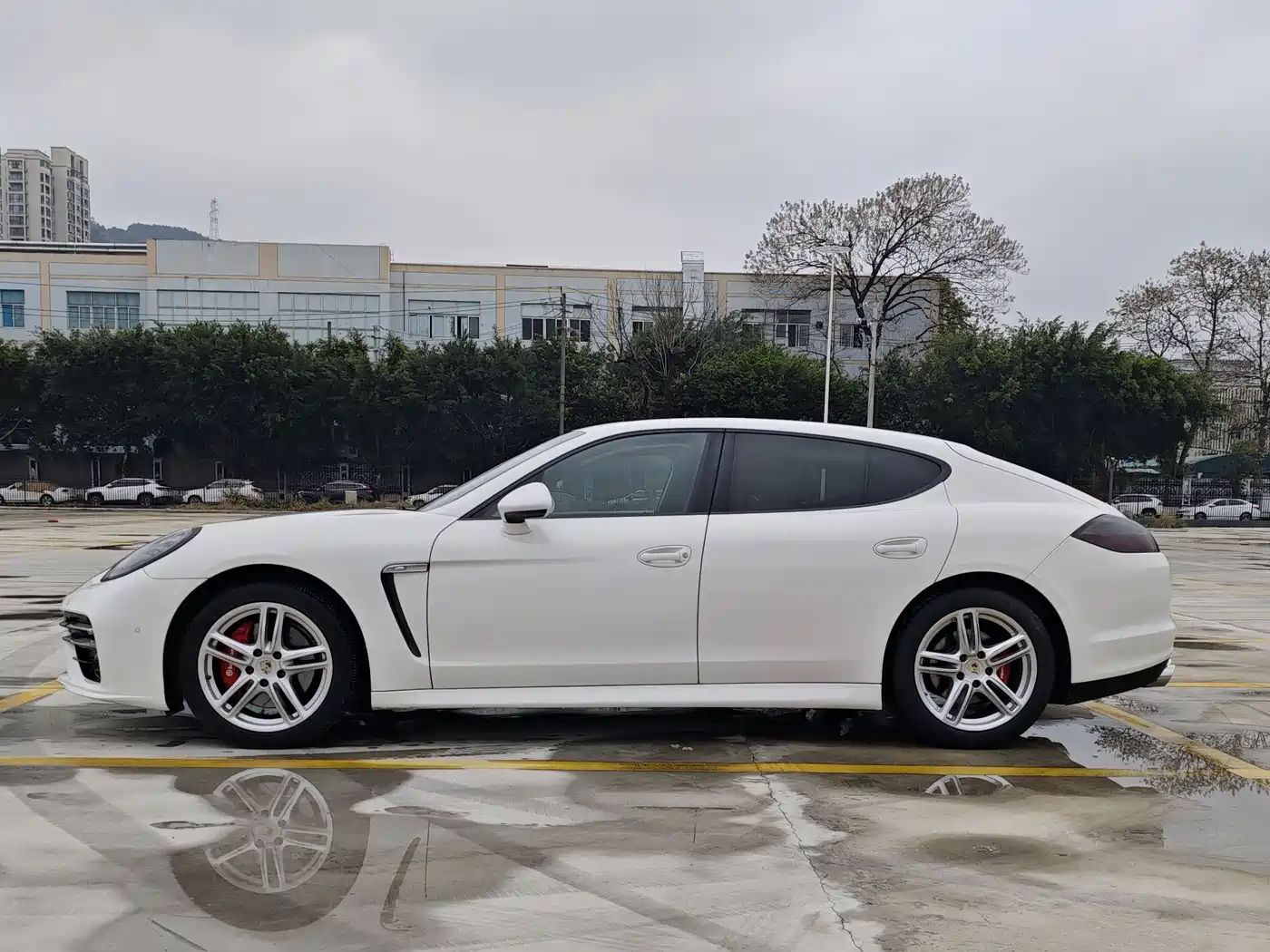 Porsche Panamera 2010 Panamera 4 3.6L фото 2