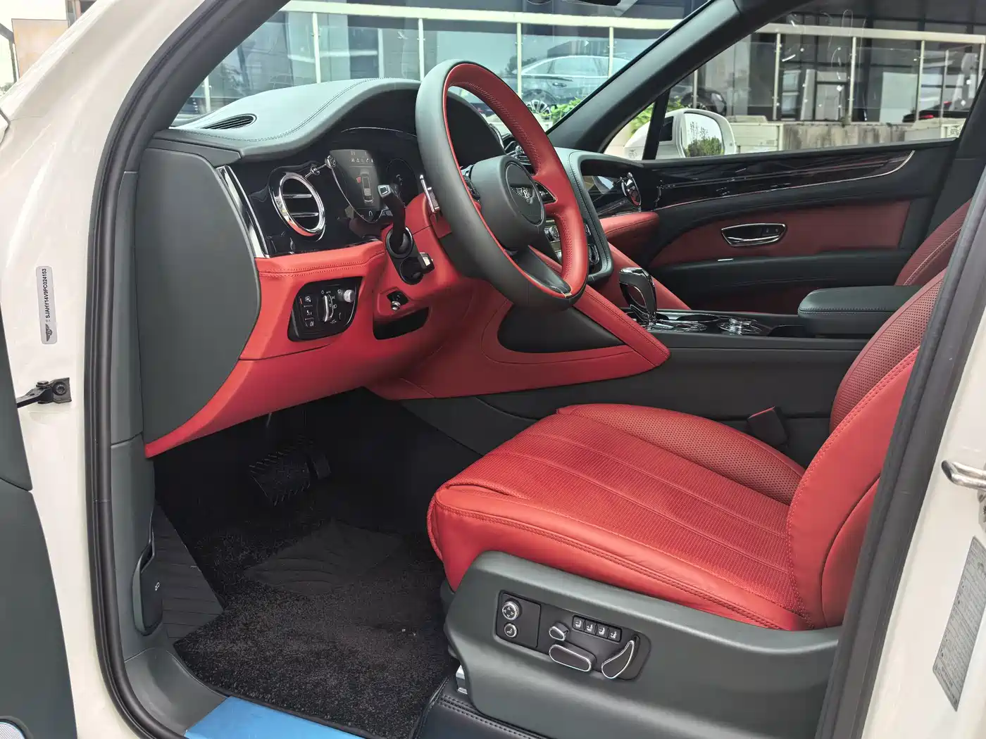 Bentley Bentayga 2024 2023 4.0T V8 Long Wheelbase Version