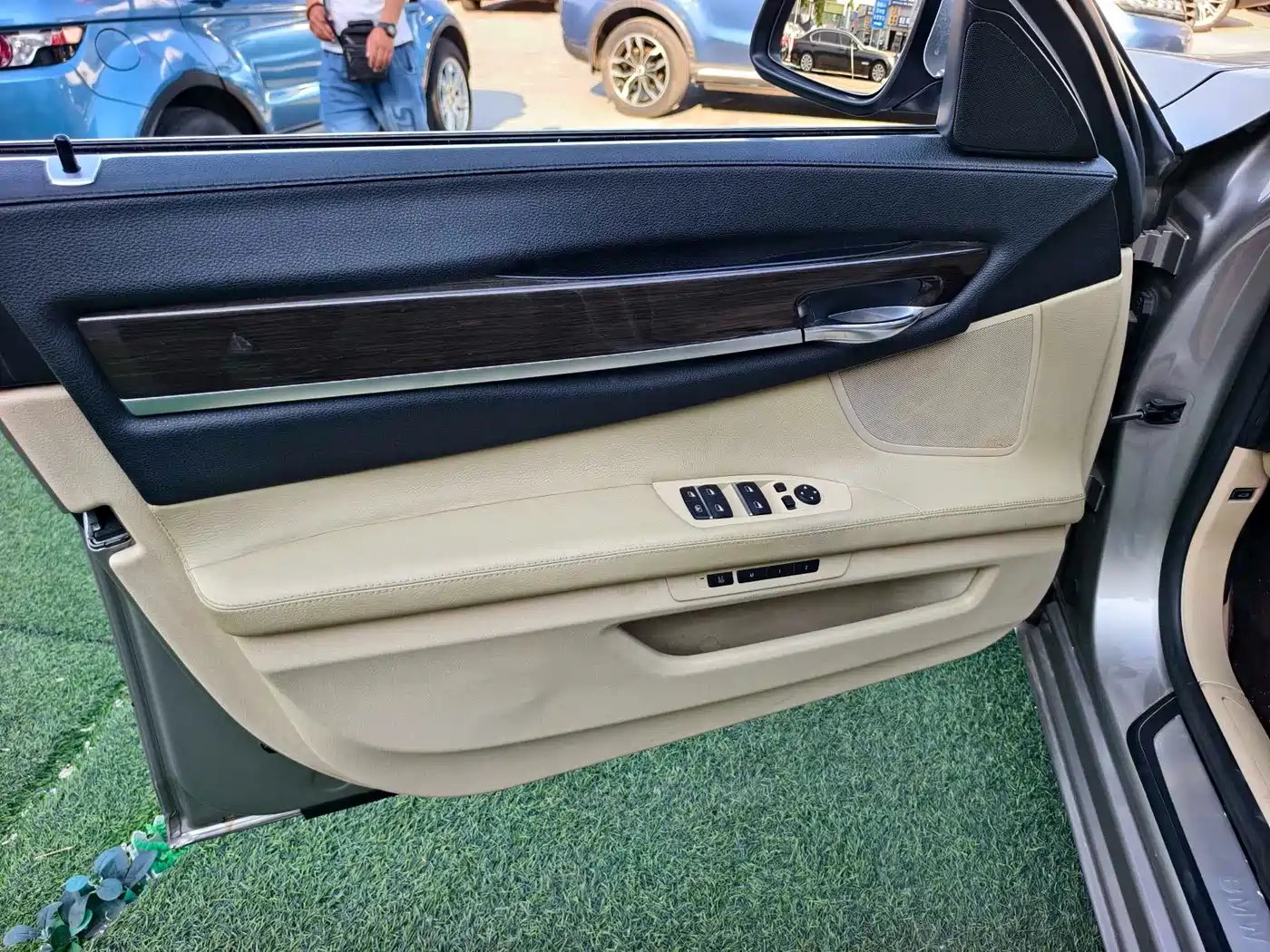 BMW 7 Series 2009 740Li Premium фото 12