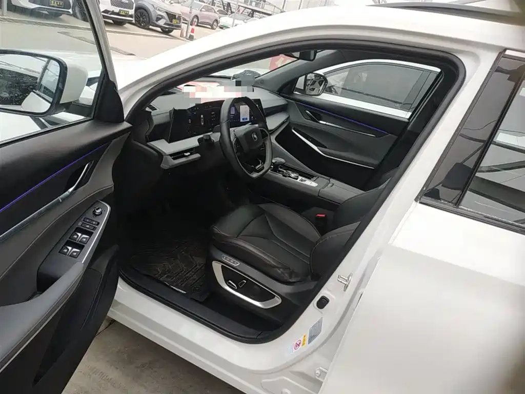CHANG'AN CS75PLUS