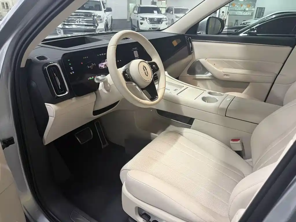 Aito AITO M8 2025 2025 Extended Range Ultra 53.4kWh 6-Seater