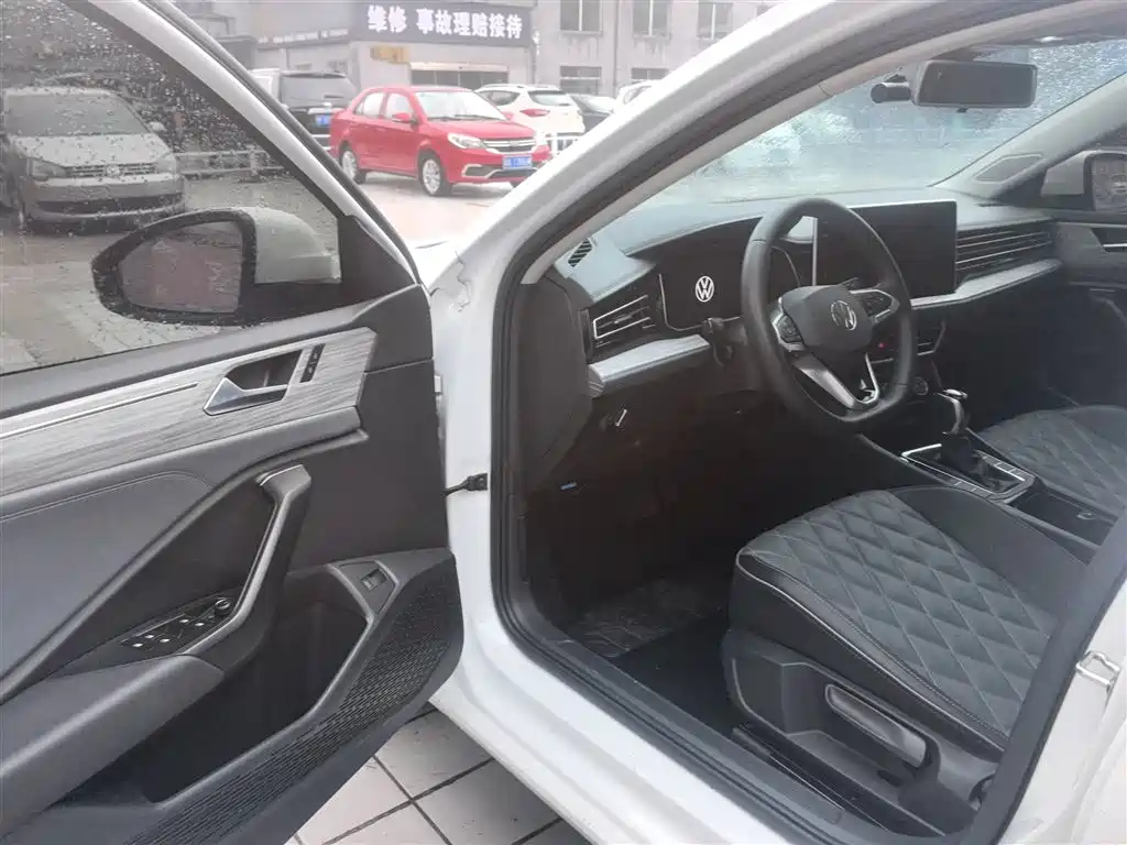 Volkswagen Sagitar 2023 300TSI DSG Surpassing Edition фото 16