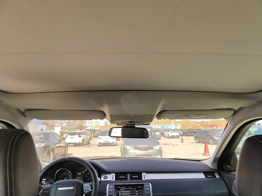 Land Rover Range Rover Evoque (Import) 2015 2.0T 5-door Dynamic Edition фото 8