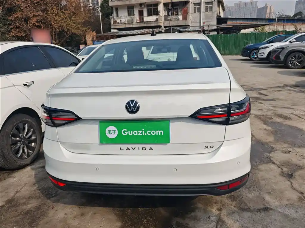 Volkswagen Lavida 2023 Xinrui 1.5L Auto Xinyi Edition фото 6