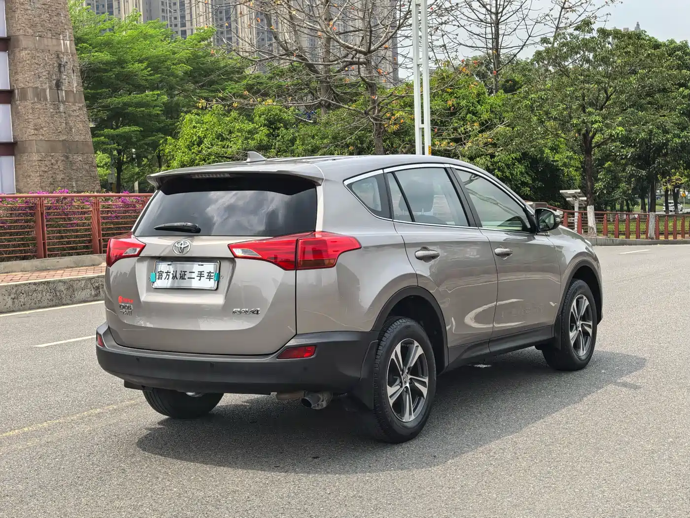 Toyota RAV4 Rongfang 2015 2.0L CVT 2WD Trend Edition фото 10
