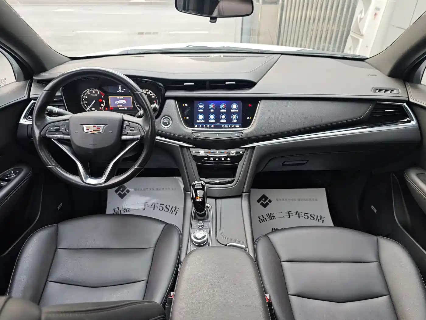 CADILLAC XT6