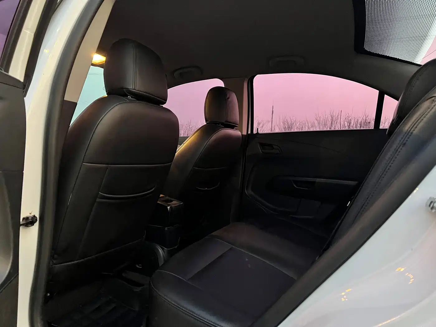 Chevrolet Aveo 2011 Sedan 1.4L MT SL фото 8