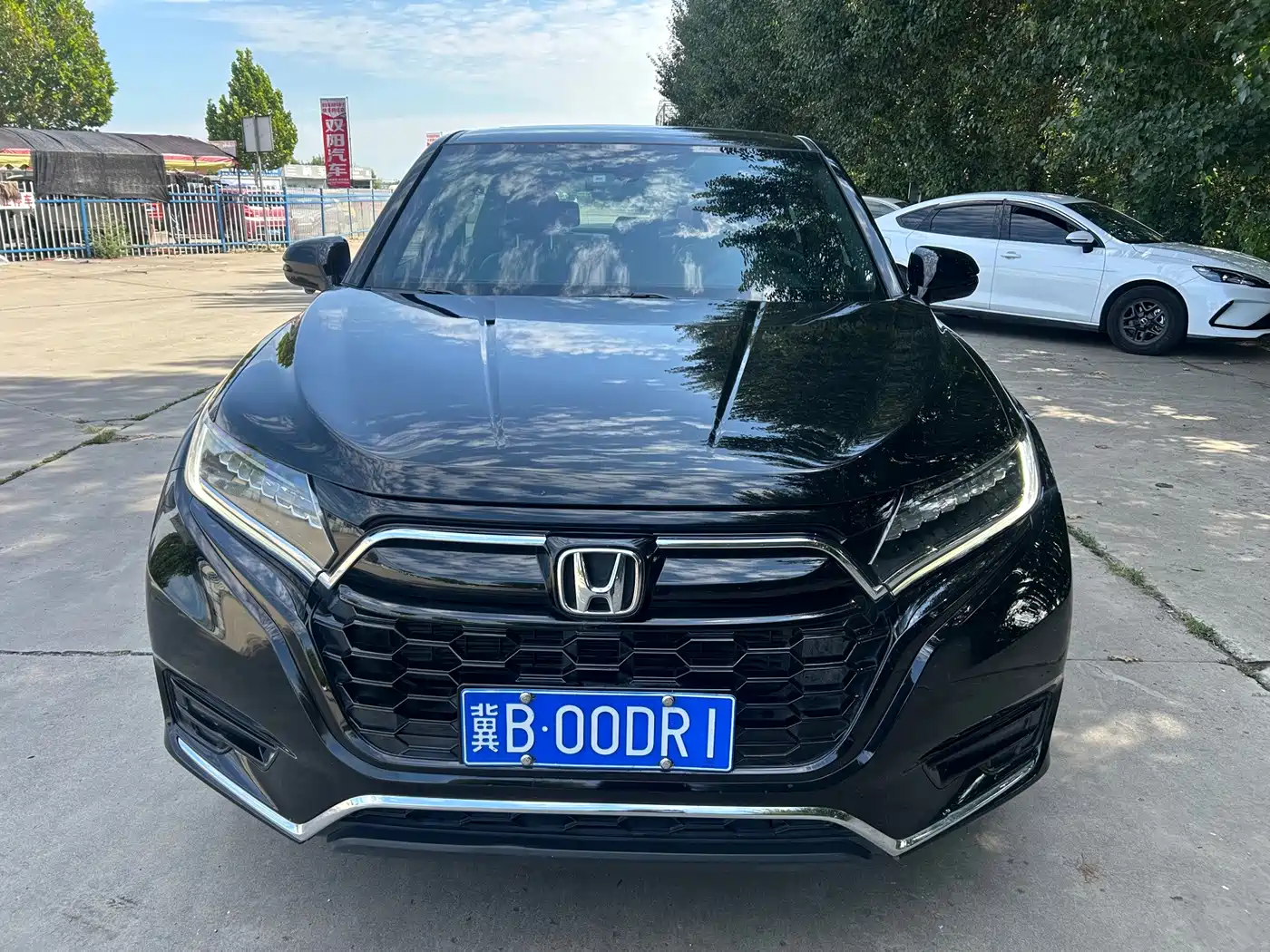 Фото 2 - Honda UR-V