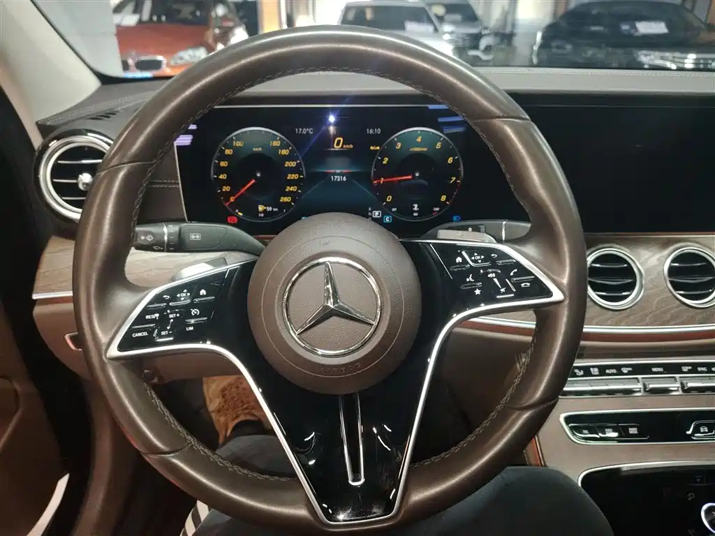 Mercedes-Benz E-Class 2023 Facelift E 300 L Luxury фото 3
