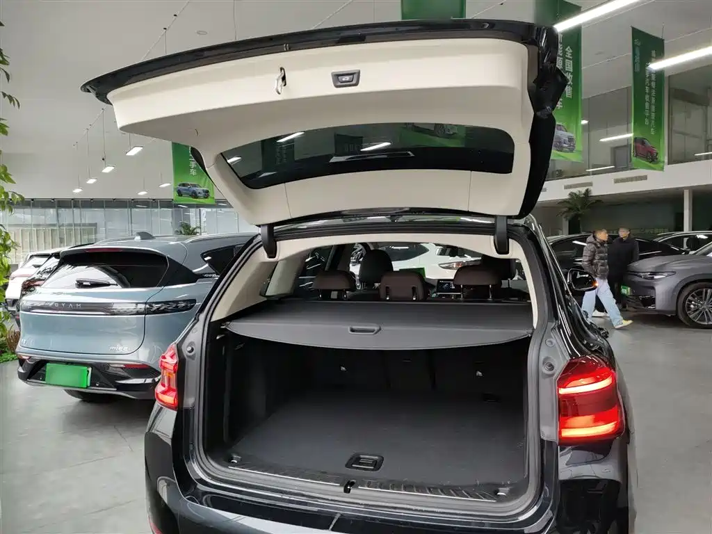 BMW iX3 2021 Facelift Leading фото 9