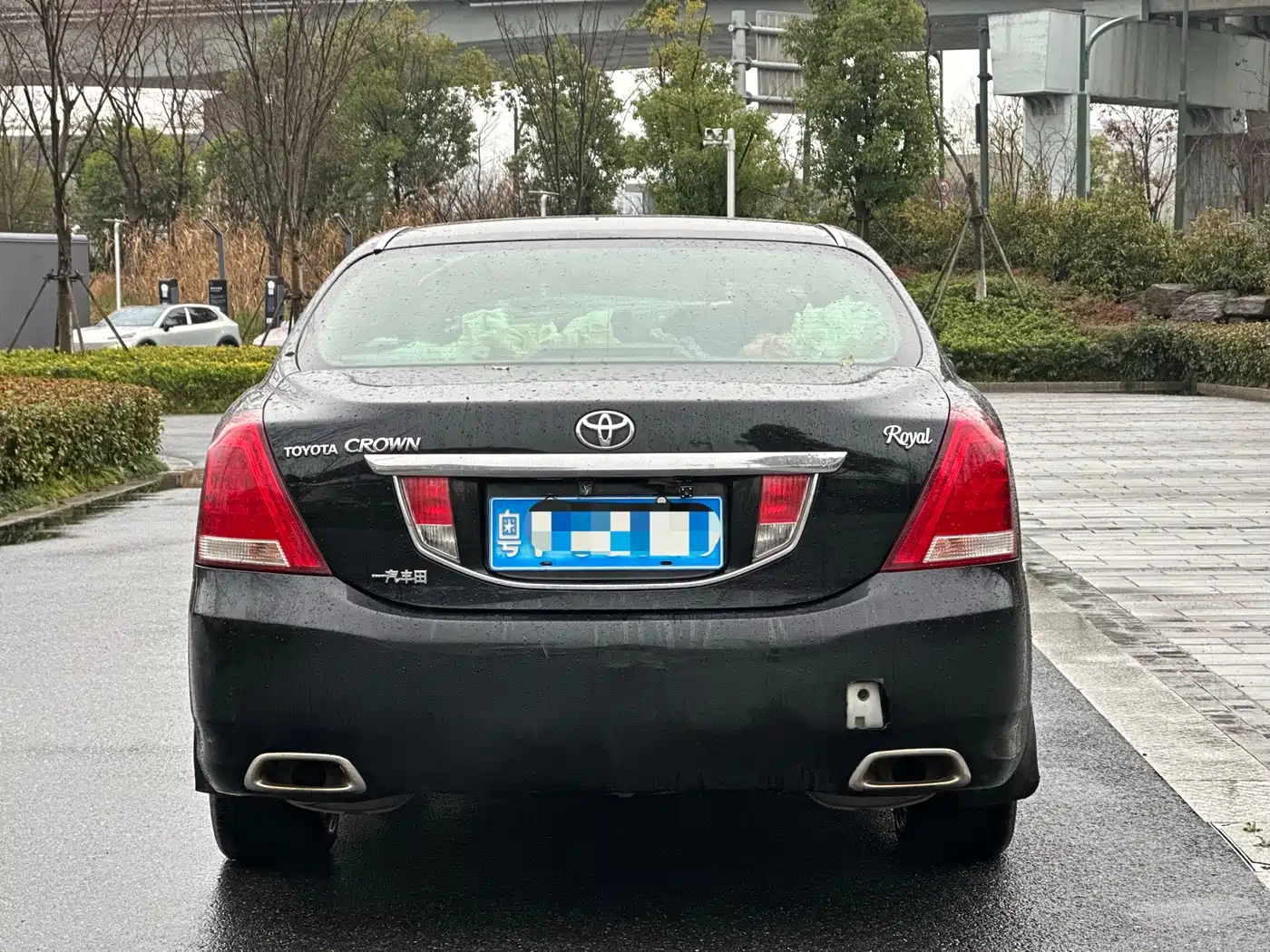 Toyota Crown 2011 2.5L Royal Leather Sunroof Special Edition фото 5