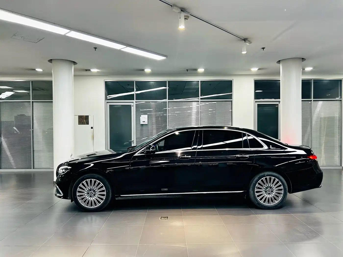 Mercedes-Benz E-Class 2023 Facelift E 300 L Fashion фото 7