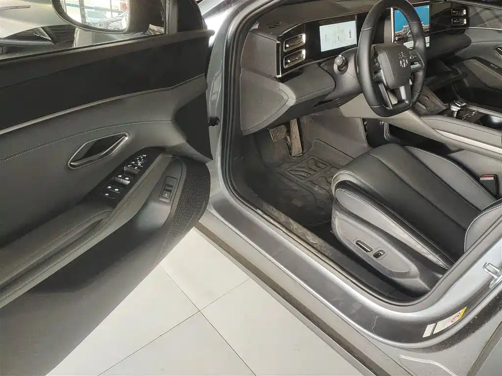 BYD Qin L 2025 DM-i Smart Drive Edition 120KM Surpassing фото 16