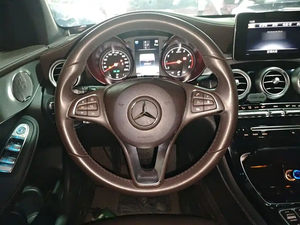 Mercedes-Benz GLC 2017 GLC 200 4MATIC фото 3