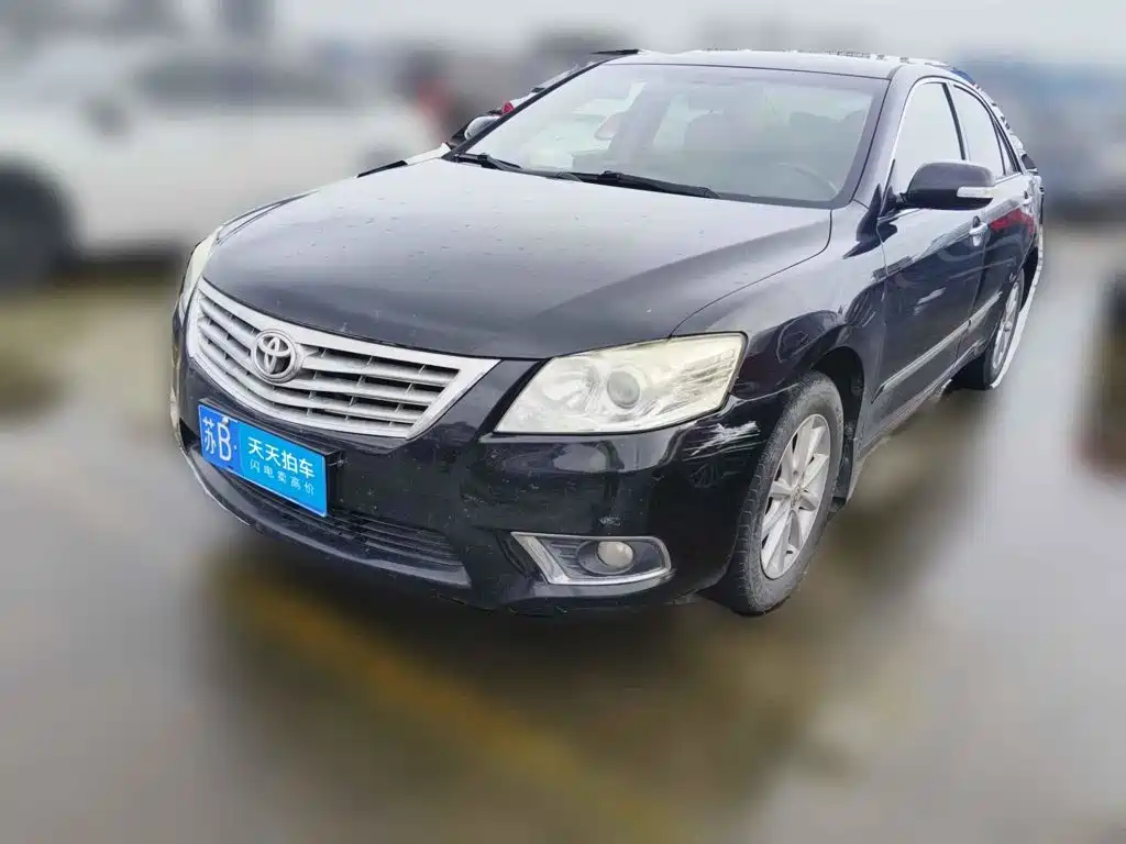 Фото 1 - Toyota Camry