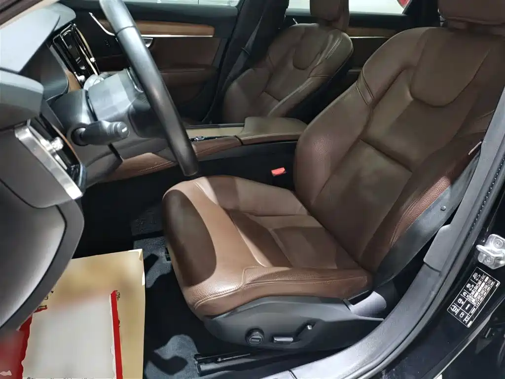 Фото 7 - Volvo S90