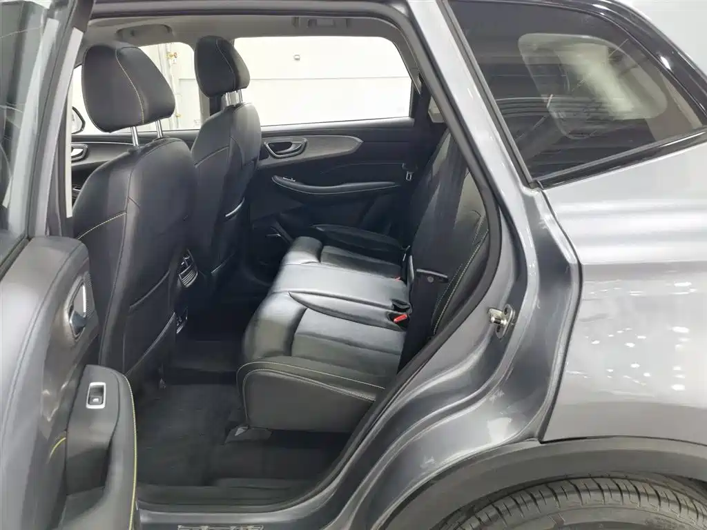 ROEWE RX5 NEW ENERGY
