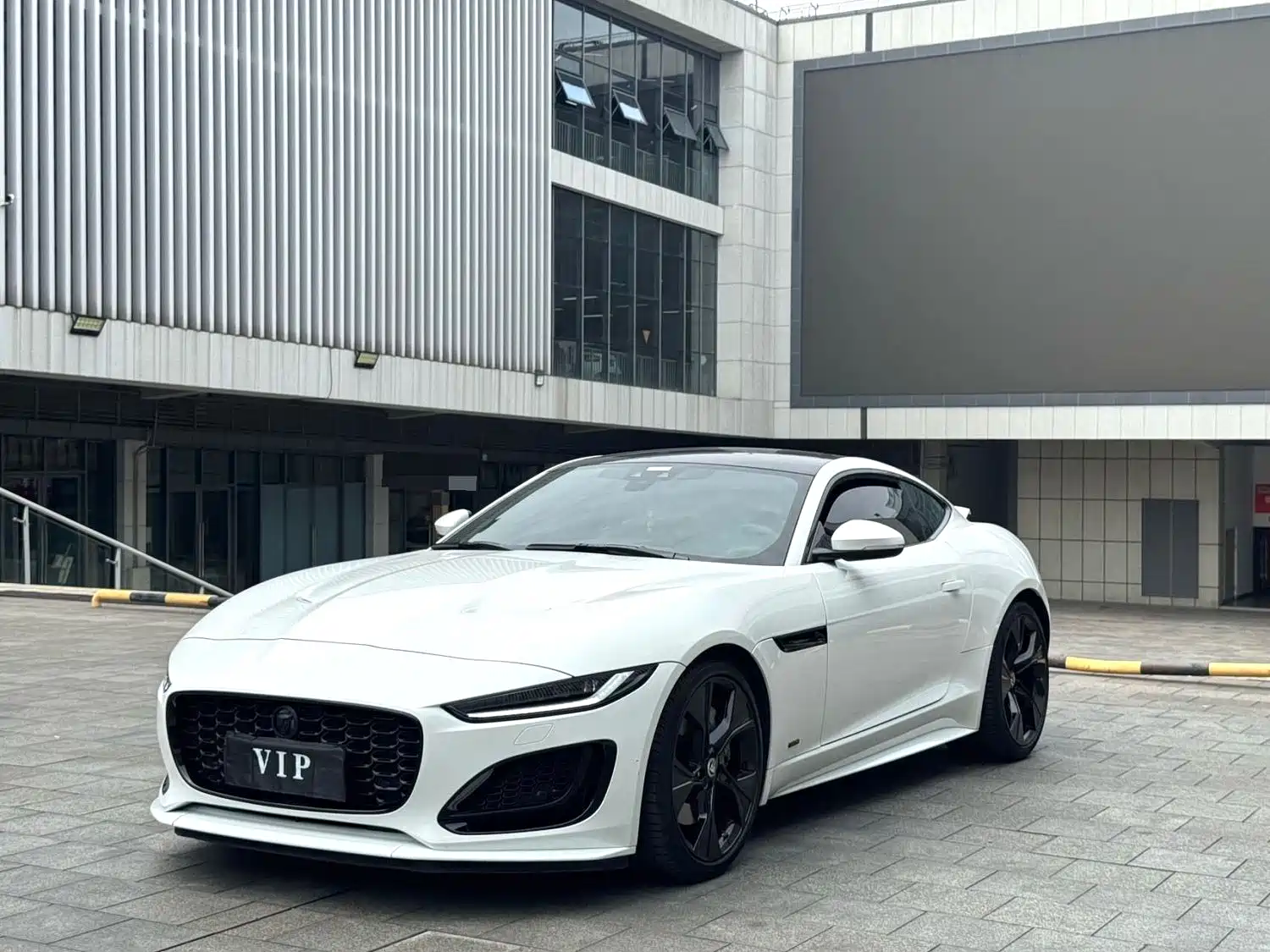 Фото 1 - Jaguar F-TYPE