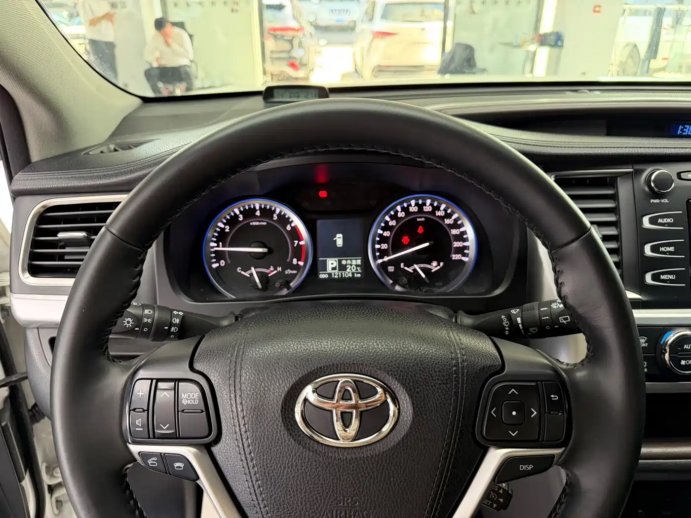 Toyota Highlander 2015 2.0T FWD Luxury Edition 7-seater фото 8