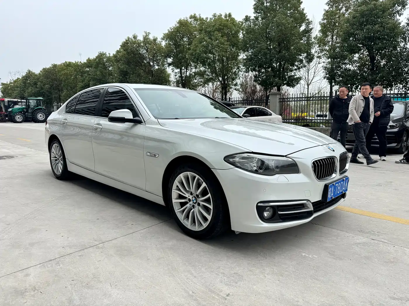 BMW 5 Series 2017 520Li Classic Edition фото 3