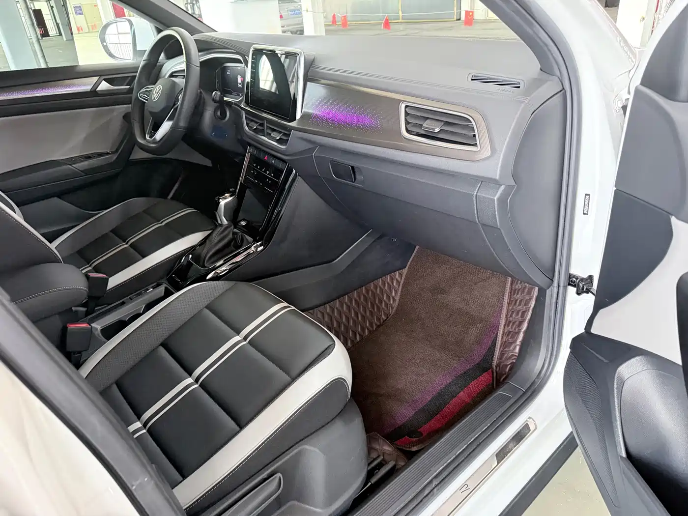 Volkswagen T-ROC 2023 300TSI DSG 2WD Dawn Edition фото 21