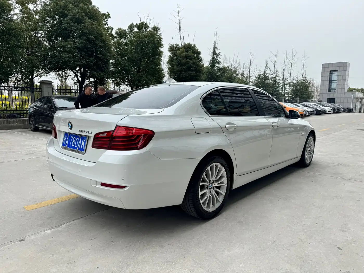 BMW 5 Series 2017 520Li Classic Edition фото 6