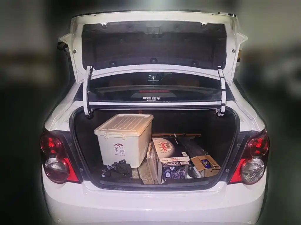 Chevrolet Aveo 2012 2011 Sedan 1.4L MT SE
