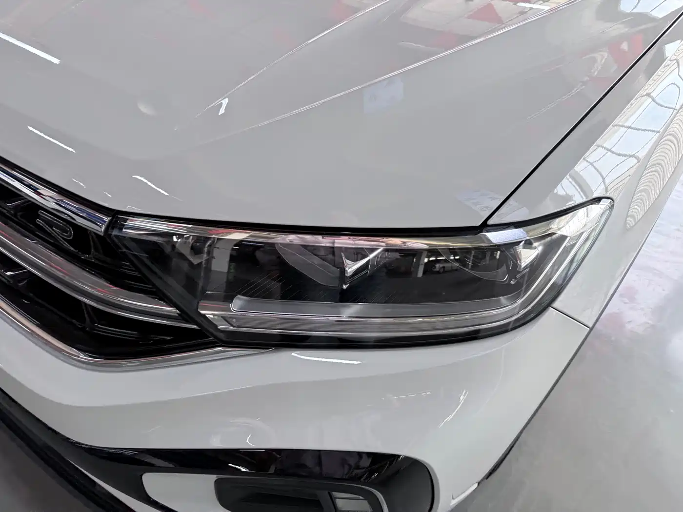 Volkswagen T-ROC 2023 300TSI DSG 2WD Dawn Edition фото 4