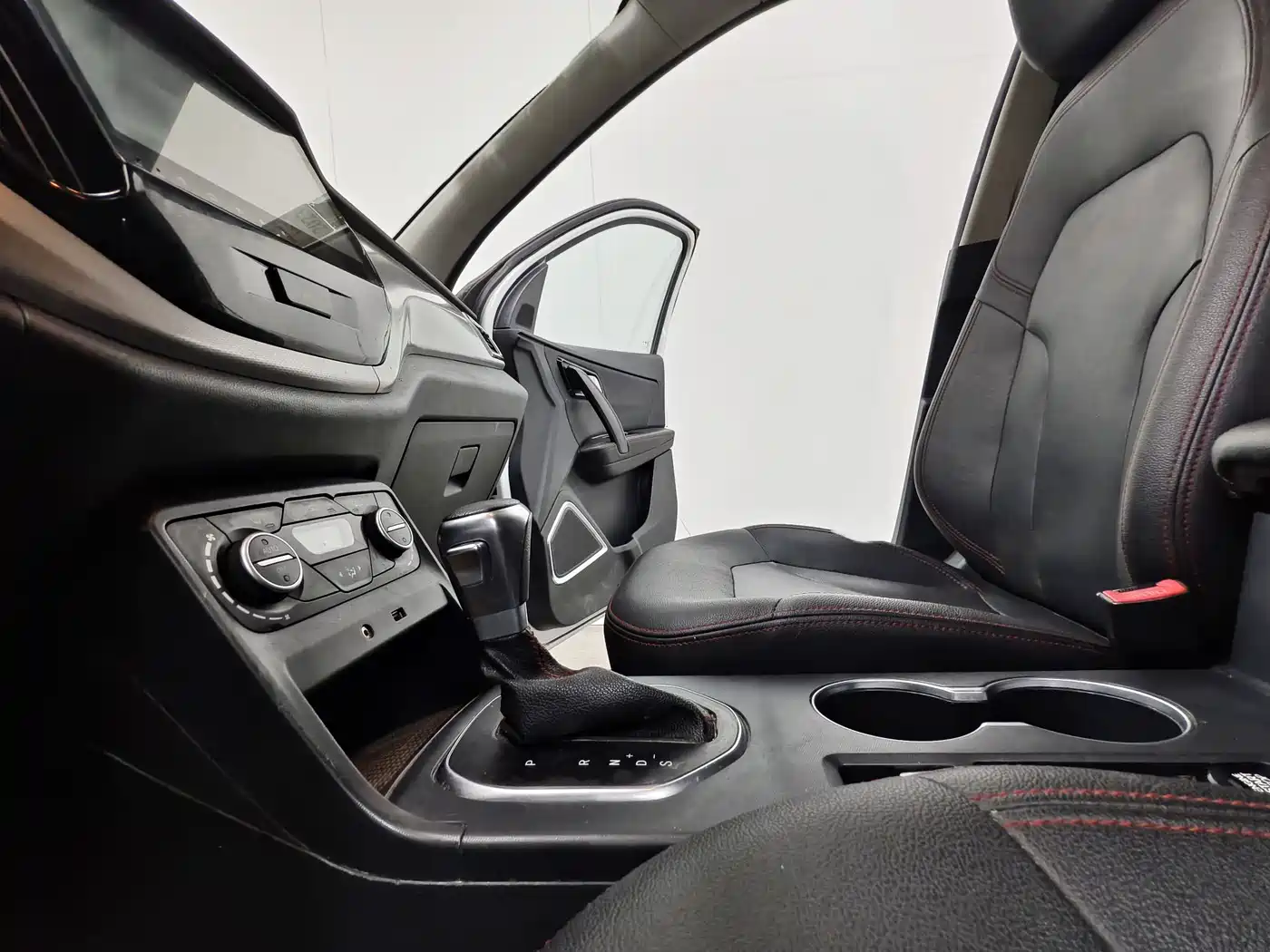 FAW Senya R7 2017 2017 Model 1.6L Automatic Smart