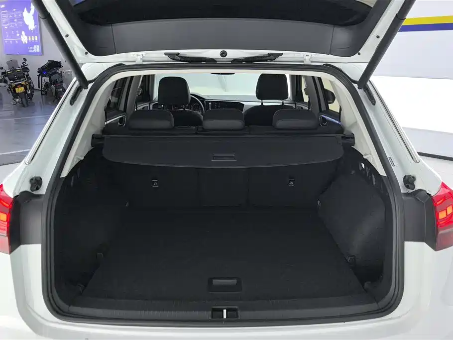 Volkswagen Tayron 2020 330TSI 2WD Luxury Smart Edition фото 4