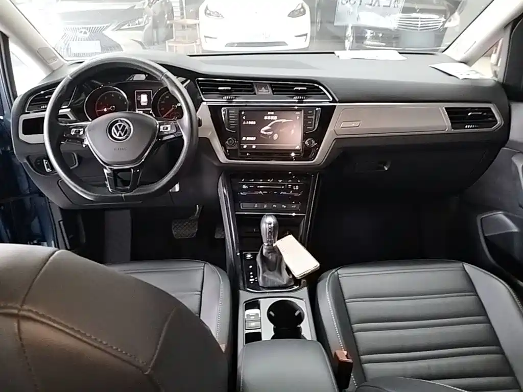 Volkswagen Touran 2021 2021 Touran L 280TSI DSG Cross Edition 7-seater