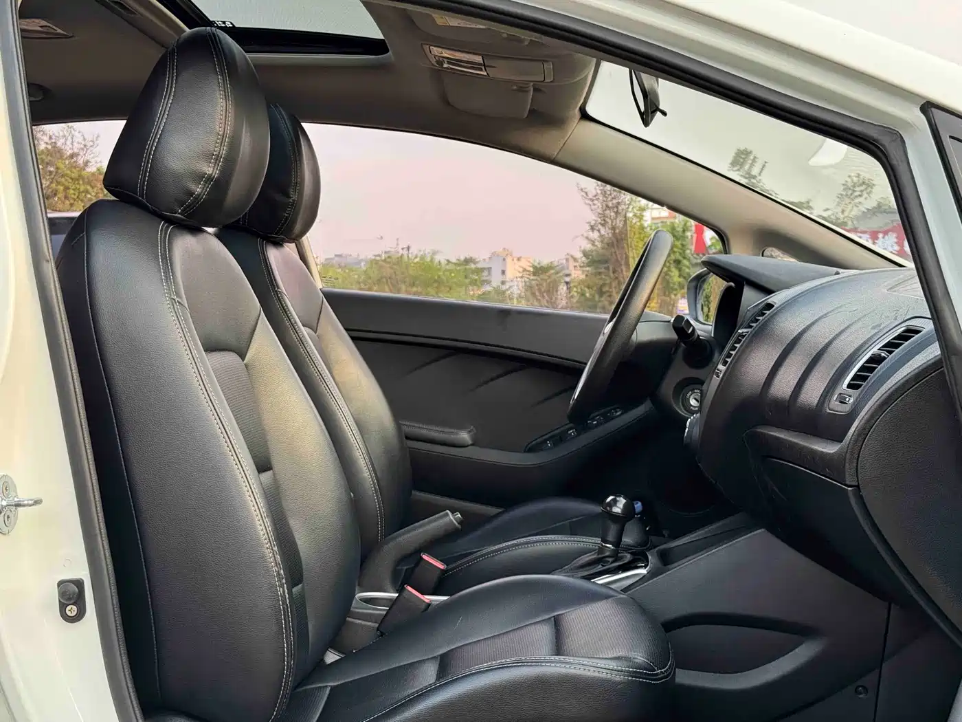 Kia K3 2017 1.6L Automatic 15th Anniversary Special GLS фото 12