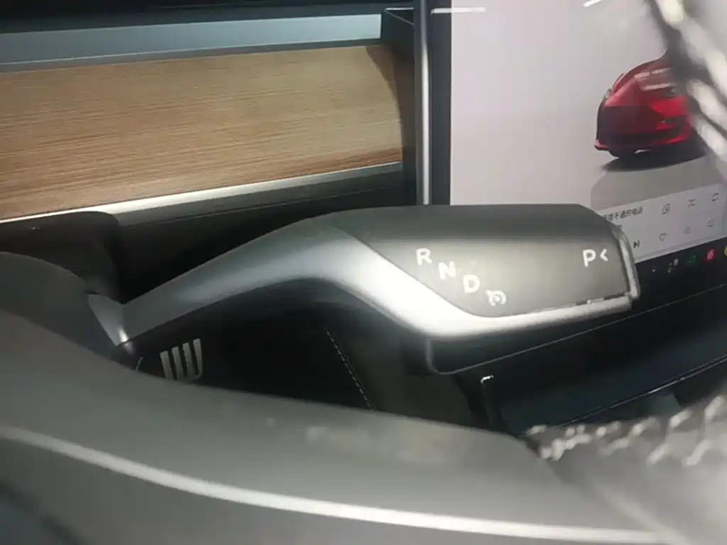 Photo 10 - Tesla Model 3