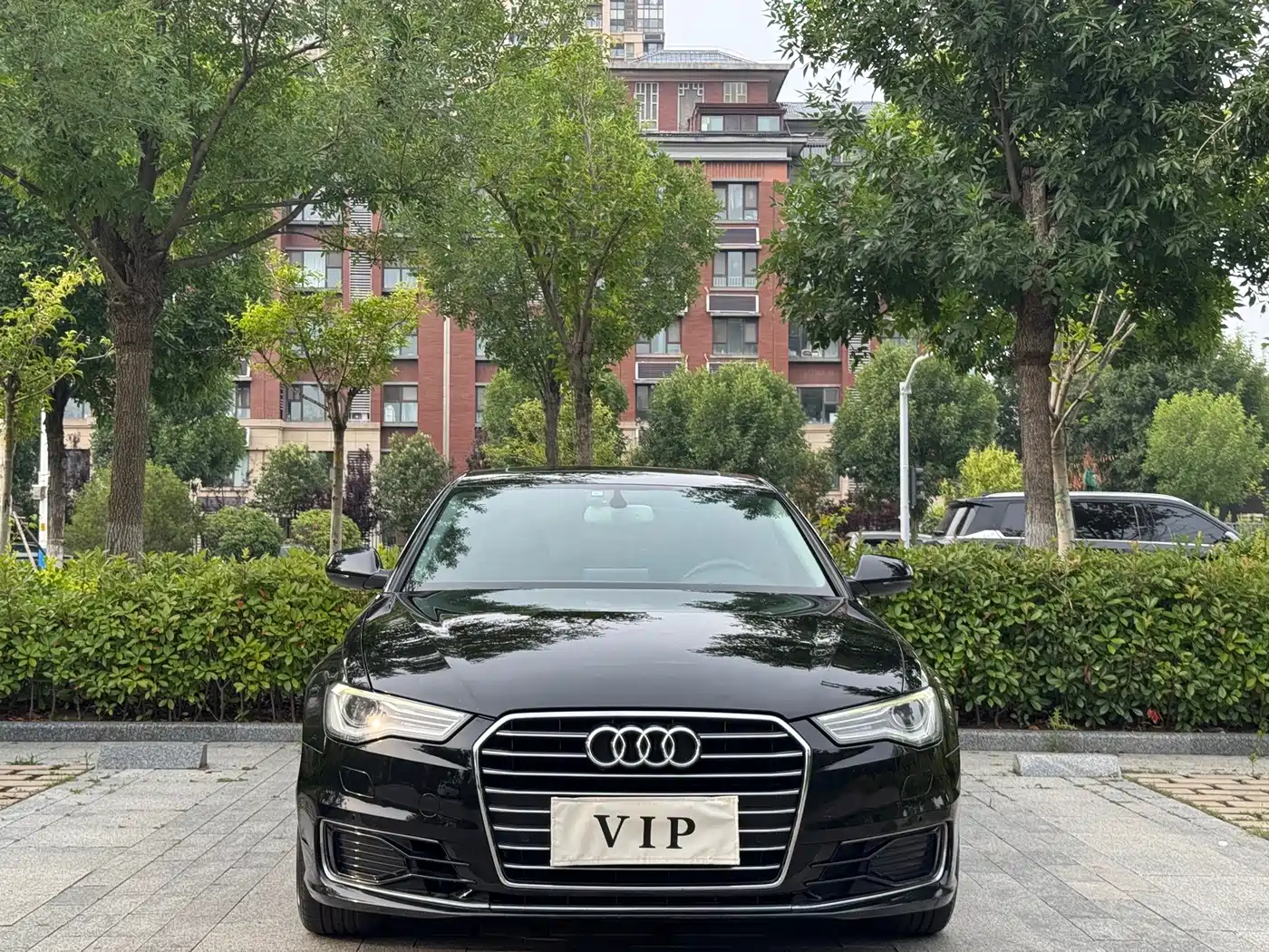 Фото 2 - Audi A6L