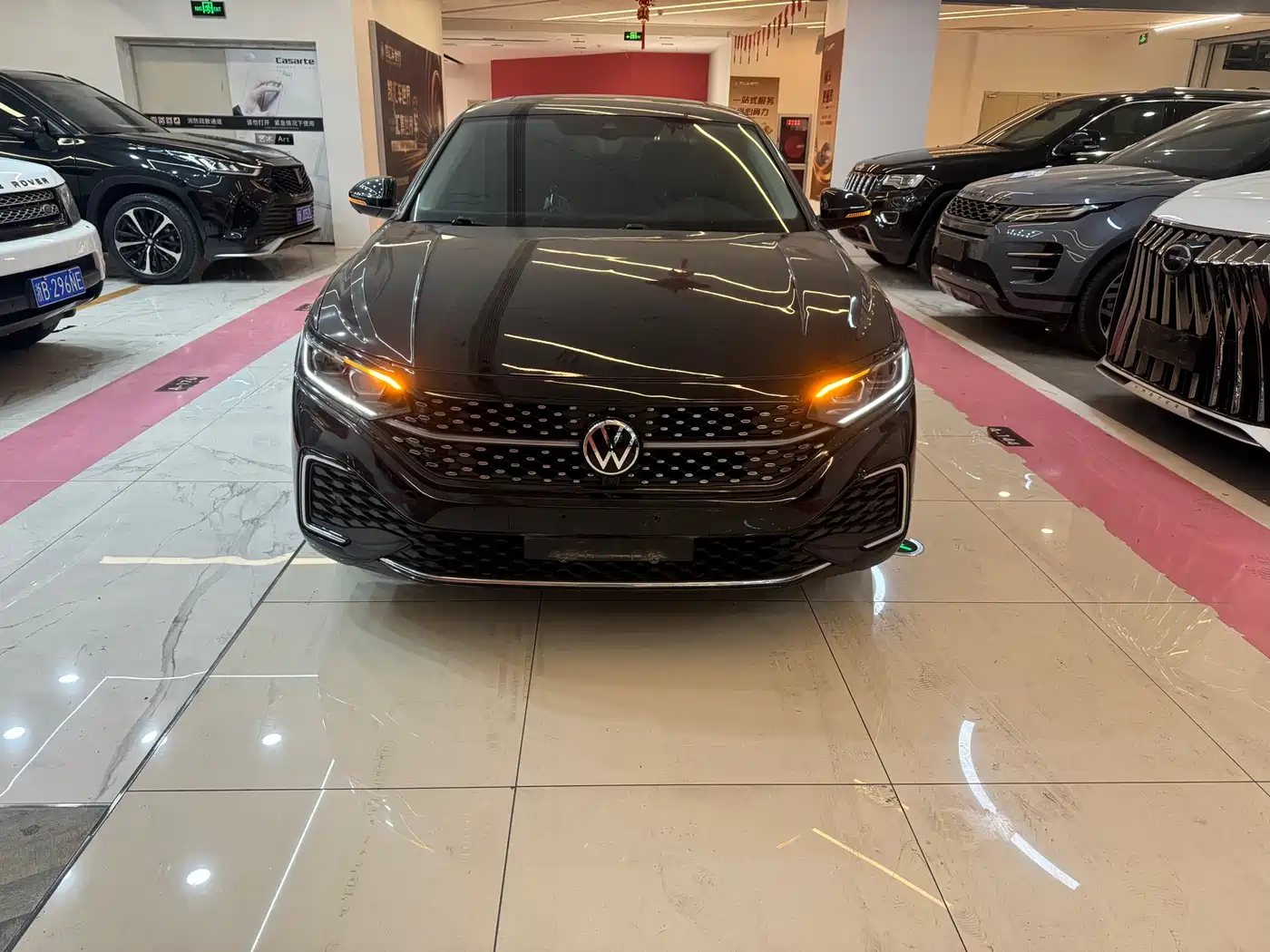 Volkswagen Passat 2024 380TSI Starlight Luxury Edition фото 2